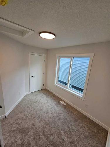 8820-8850 48 Street Ne, Calgary, AB - Indoor Photo Showing Other Room