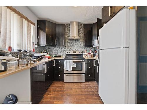 43 Martindale Boulevard Ne, Calgary, AB - Indoor Photo Showing Kitchen