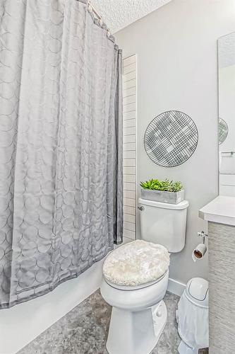 349 Masters Road Se, Calgary, AB - Indoor Photo Showing Bathroom