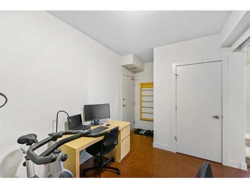 406-805 4 Street Ne, Calgary, AB - Indoor Photo Showing Office