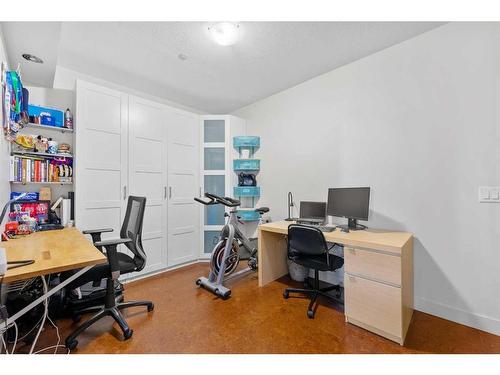 406-805 4 Street Ne, Calgary, AB - Indoor Photo Showing Office