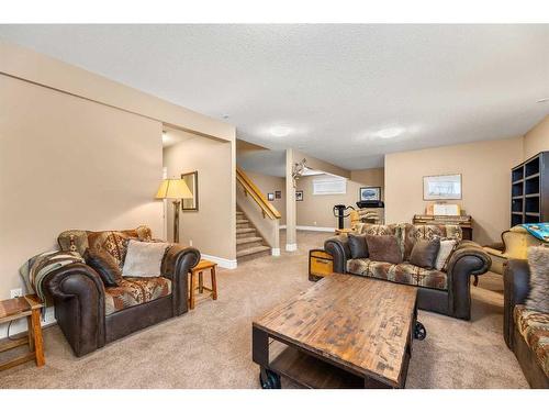 29 Vantage Crescent, Olds, AB - Indoor Photo Showing Living Room