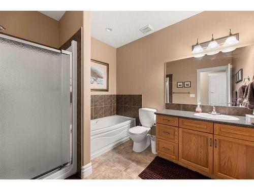 29 Vantage Crescent, Olds, AB - Indoor Photo Showing Bathroom