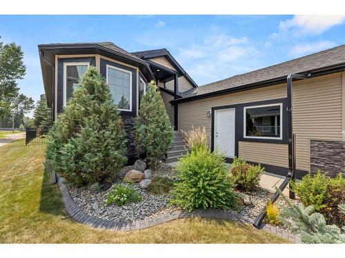 29 Vantage Crescent, Olds, AB - Outdoor