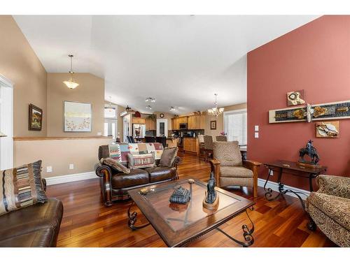 29 Vantage Crescent, Olds, AB - Indoor Photo Showing Living Room