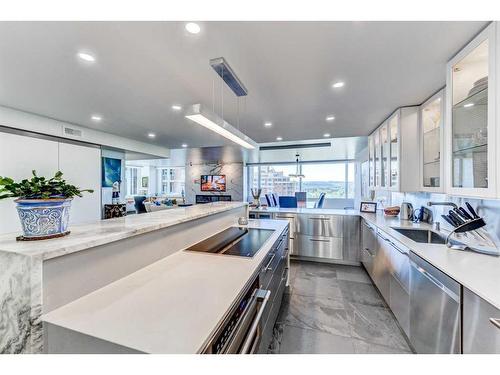 1301D-500 Eau Claire Avenue Sw, Calgary, AB - Indoor Photo Showing Kitchen With Upgraded Kitchen