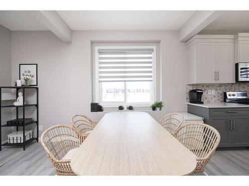 706 Wolf Willow Boulevard Se, Calgary, AB - Indoor Photo Showing Dining Room