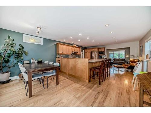 1728 Westmount Road Nw, Calgary, AB - Indoor Photo Showing Dining Room