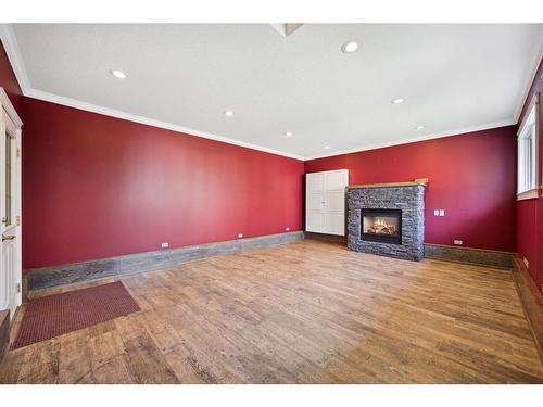 1519 32 Avenue Sw, Calgary, AB - Indoor With Fireplace