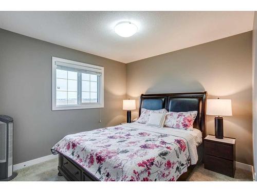 3021 Carpenter Landing Sw, Edmonton, AB - Indoor Photo Showing Bedroom