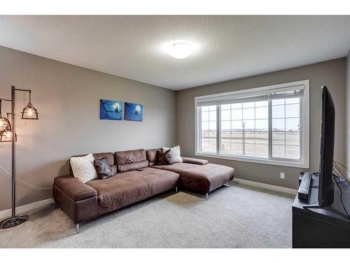 3021 Carpenter Landing Sw, Edmonton, AB - Indoor Photo Showing Living Room