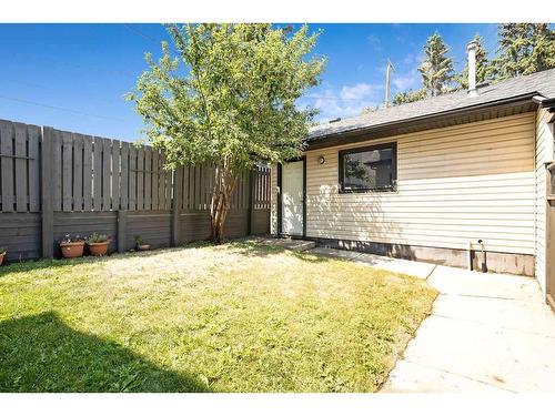 4404 33 Avenue Sw, Calgary, AB - Outdoor With Exterior