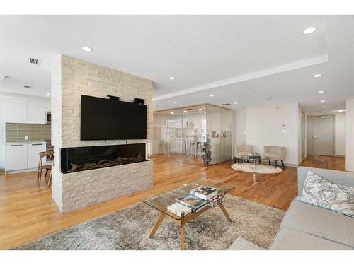 2101-1234 5 Avenue Nw, Calgary, AB - Indoor Photo Showing Living Room