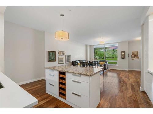 2101-1234 5 Avenue Nw, Calgary, AB - Indoor Photo Showing Kitchen