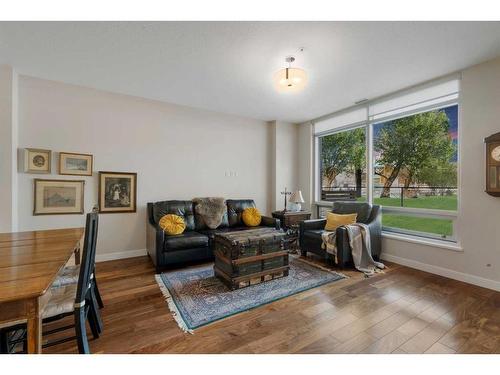 2101-1234 5 Avenue Nw, Calgary, AB - Indoor Photo Showing Living Room