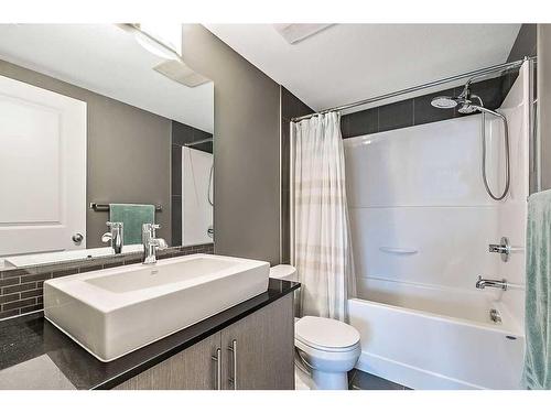 2404-240 Skyview Ranch Road Ne, Calgary, AB - Indoor Photo Showing Bathroom