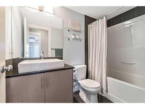 2404-240 Skyview Ranch Road Ne, Calgary, AB - Indoor Photo Showing Bathroom