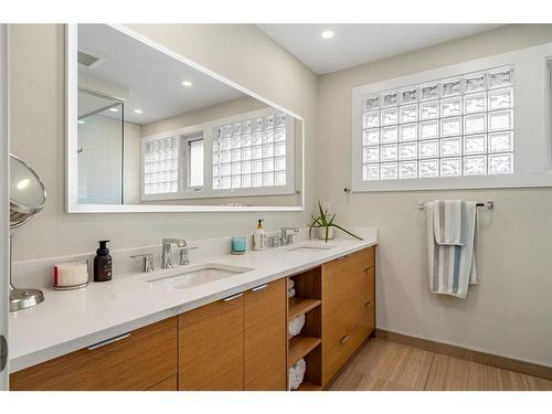 1108 Lake Placid Drive Se, Calgary, AB - Indoor Photo Showing Bathroom