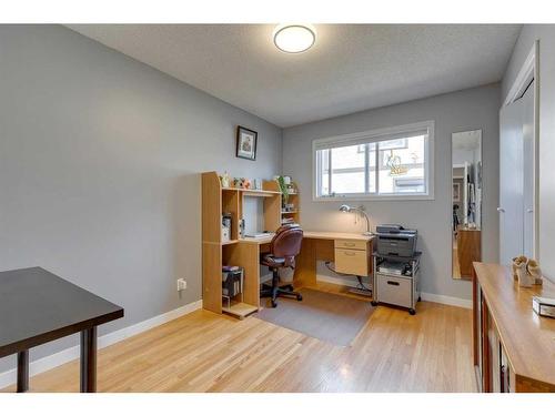 20 Lake Linnet Close Se, Calgary, AB - Indoor Photo Showing Office