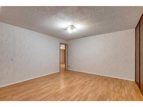 20 Lake Linnet Close Se, Calgary, AB - Indoor Photo Showing Other Room
