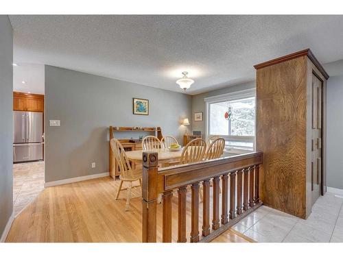 20 Lake Linnet Close Se, Calgary, AB - Indoor Photo Showing Dining Room