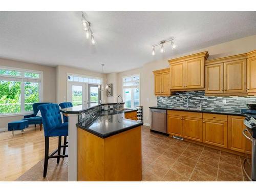 22 Discovery Woods Villas Sw, Calgary, AB - Indoor Photo Showing Kitchen