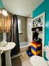 251 19 Avenue Ne, Calgary, AB  - Indoor Photo Showing Bathroom 