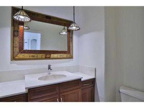 105 Hamptons Close Nw, Calgary, AB - Indoor Photo Showing Bathroom