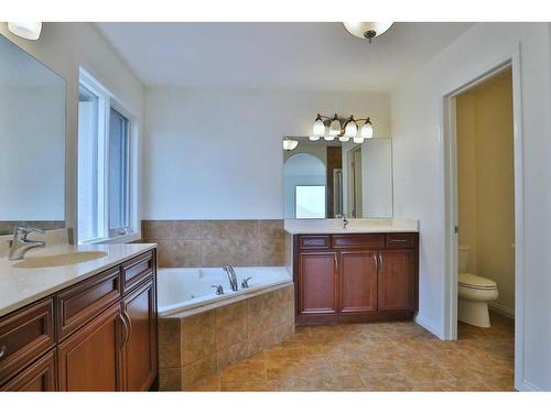 105 Hamptons Close Nw, Calgary, AB - Indoor Photo Showing Bathroom