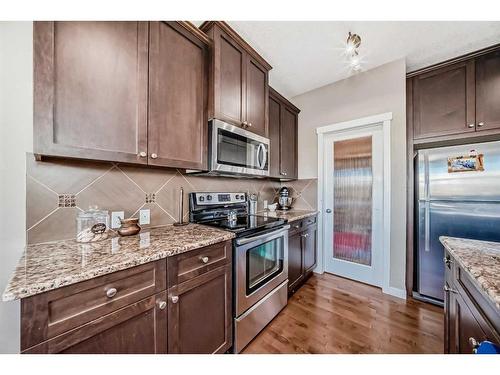 22 Silverado Plains Common Sw, Calgary, AB - Indoor Photo Showing Kitchen