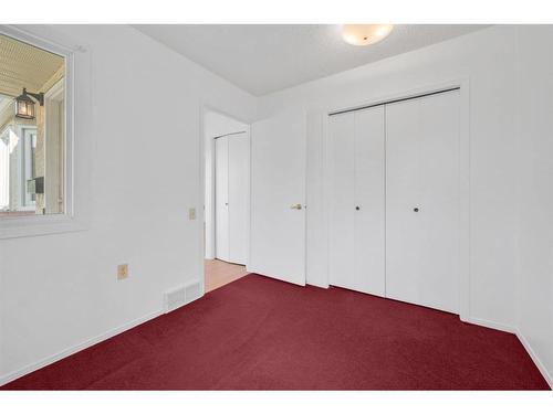 2628 Dovely Court Se, Calgary, AB - Indoor Photo Showing Other Room