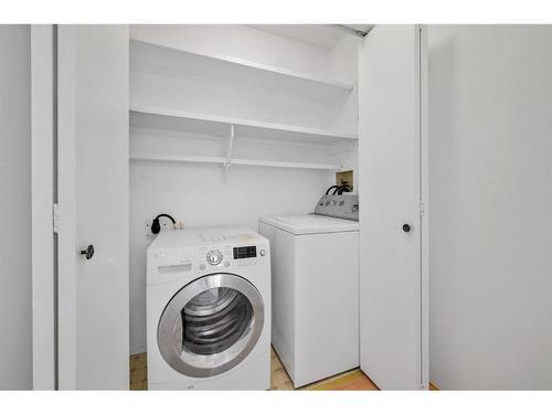 2628 Dovely Court Se, Calgary, AB - Indoor Photo Showing Laundry Room