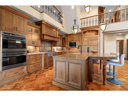 3 Aspen Ridge Court Sw, Calgary, AB - Indoor Photo Showing Kitchen