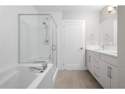 312-38 Quarry Gate Se, Calgary, AB - Indoor Photo Showing Bathroom