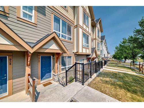 940 Sherwood Boulevard Nw, Calgary, AB - Outdoor