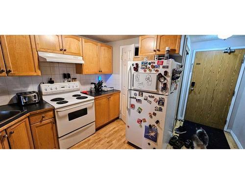 204-6825 Centre Street Nw, Calgary, AB - Indoor Photo Showing Kitchen