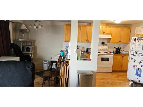 204-6825 Centre Street Nw, Calgary, AB - Indoor Photo Showing Kitchen