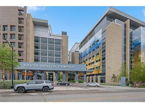 412-19621 40 Street, Calgary, AB - Outdoor With Facade