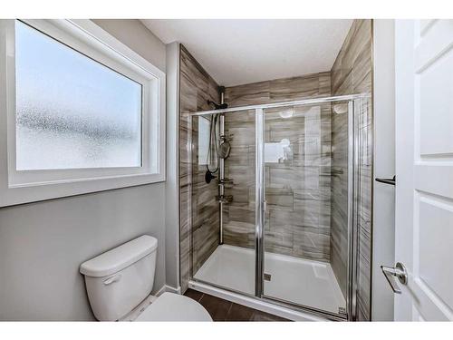 5 Sage Meadows Park Nw, Calgary, AB - Indoor Photo Showing Bathroom