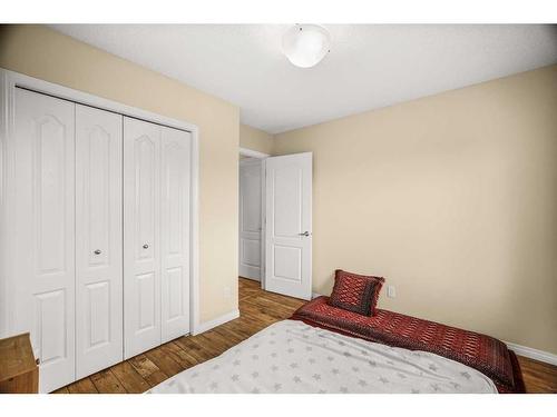 152 Silverado Plains Close Sw, Calgary, AB - Indoor Photo Showing Bedroom