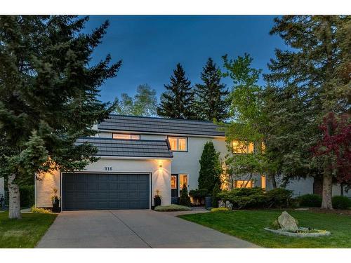 916 Mapleglade Drive Se, Calgary, AB - Outdoor