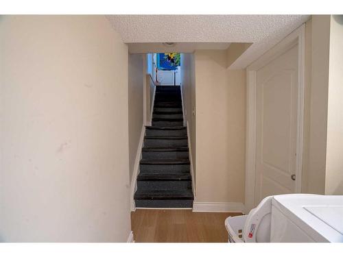 4236 Chippewa Road Nw, Calgary, AB - Indoor