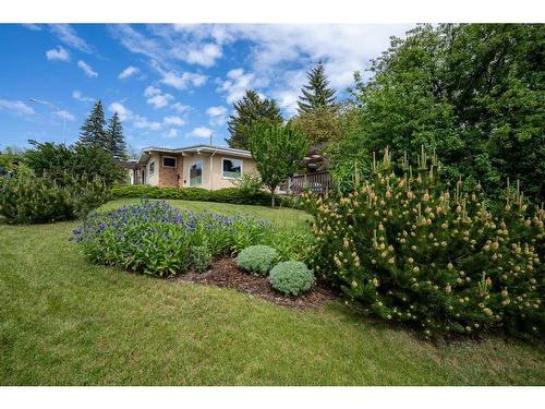 4236 Chippewa Road Nw, Calgary, AB - Outdoor