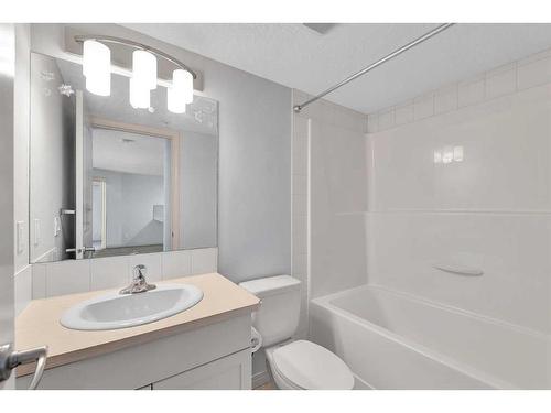 205-102 Cranberry Park Se, Calgary, AB - Indoor Photo Showing Bathroom