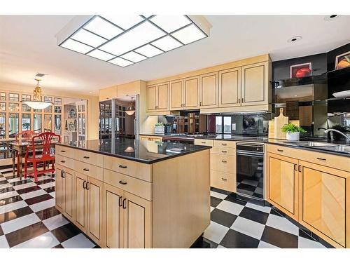 1610-720 13 Avenue Sw, Calgary, AB - Indoor Photo Showing Kitchen