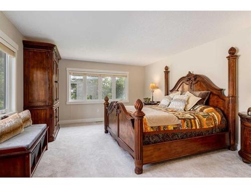 456 Wilderness Drive Se, Calgary, AB - Indoor Photo Showing Bedroom