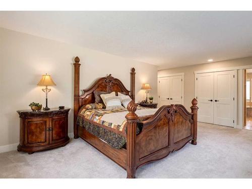 456 Wilderness Drive Se, Calgary, AB - Indoor Photo Showing Bedroom