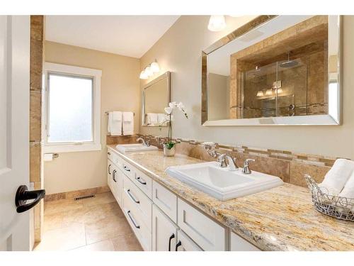 456 Wilderness Drive Se, Calgary, AB - Indoor Photo Showing Bathroom