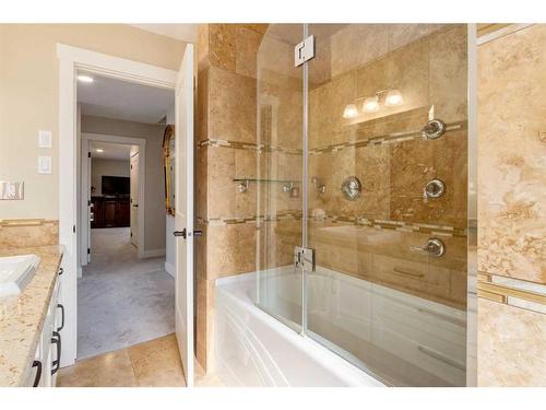 456 Wilderness Drive Se, Calgary, AB - Indoor Photo Showing Bathroom