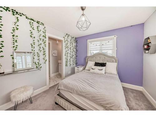 101 Cattail Run, Rural Rocky View County, AB - Indoor Photo Showing Bedroom